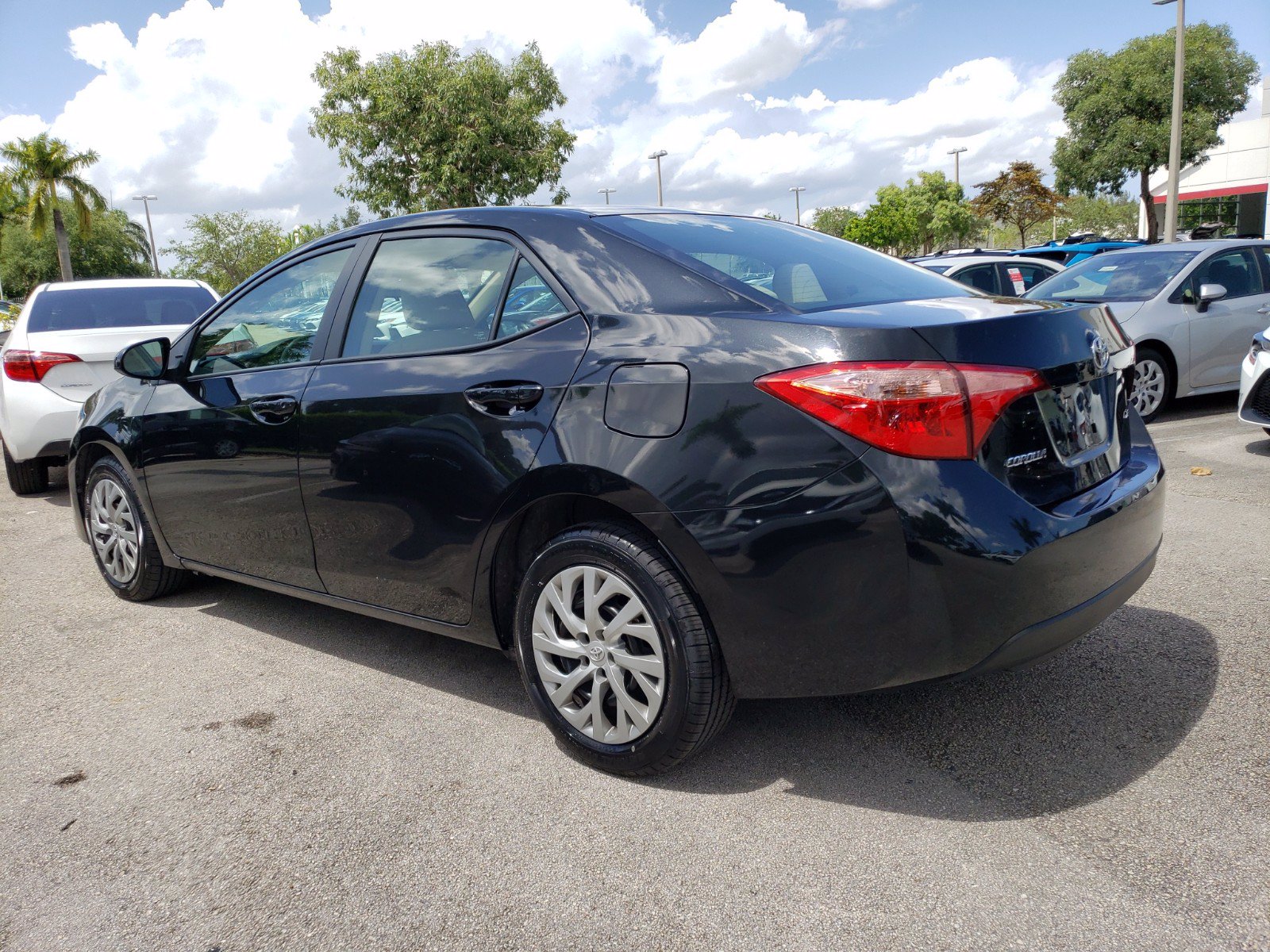 Pre-Owned 2018 Toyota Corolla LE 4dr Car FWD