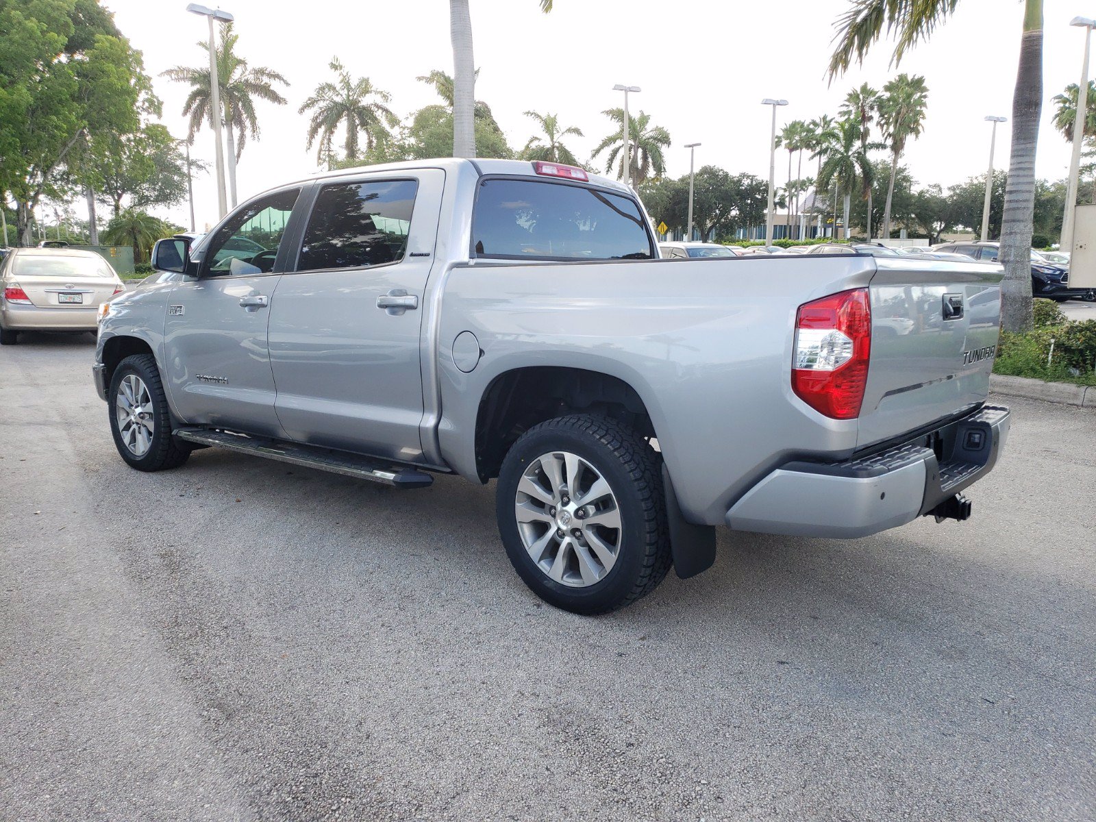 Pre-Owned 2017 Toyota Tundra 2WD Limited Crew Cab Pickup RWD